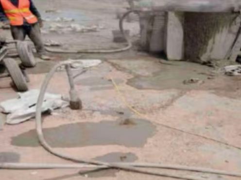 海南水泥混凝土路面板底注浆技术 路面脱空注浆整治方案