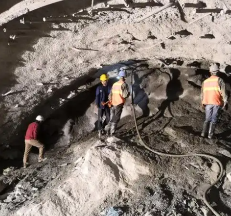 海南拱顶带模注浆料的施工流程及注意事项